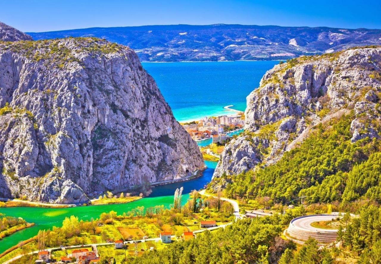 Adriatic Seaview Apartment 오미스 외부 사진